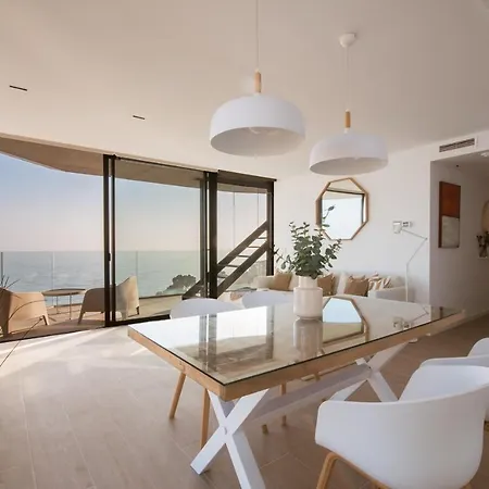 Appartement Modern Sea Front Jacuzzi Blue Sky *